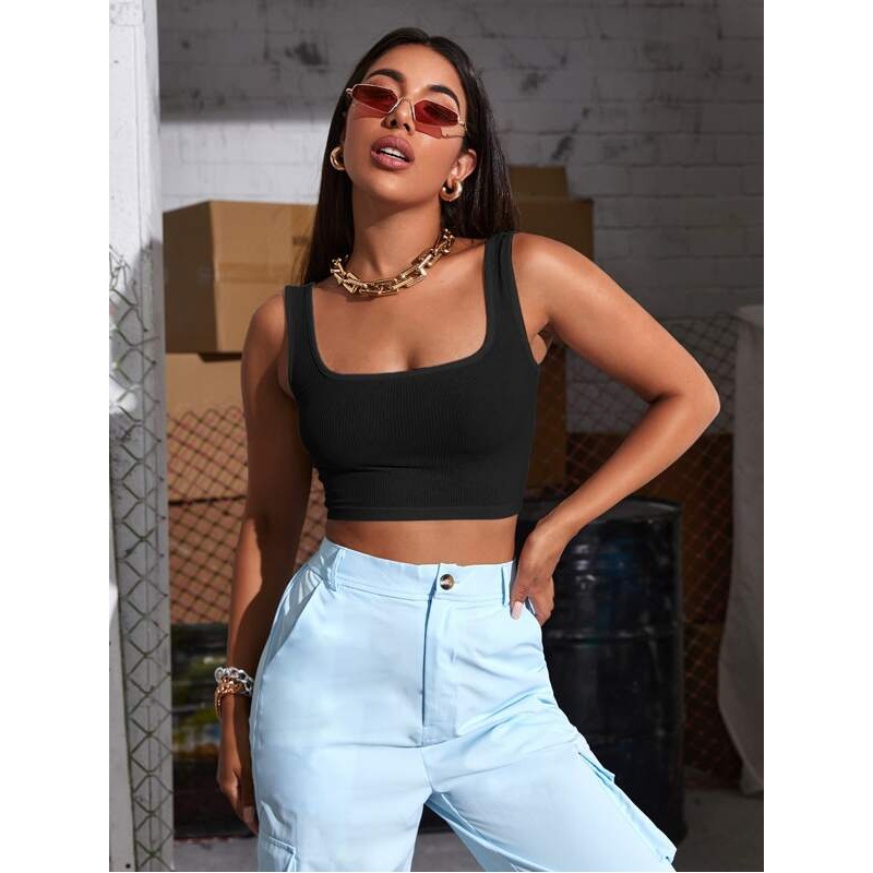 top corto tejido de canalé de cuello cuadrado